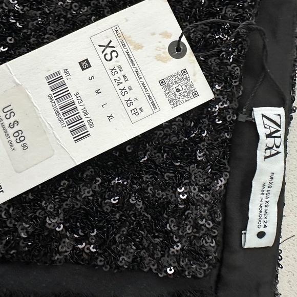 Sequined Black Mini-Skirt - Picture 6 of 6